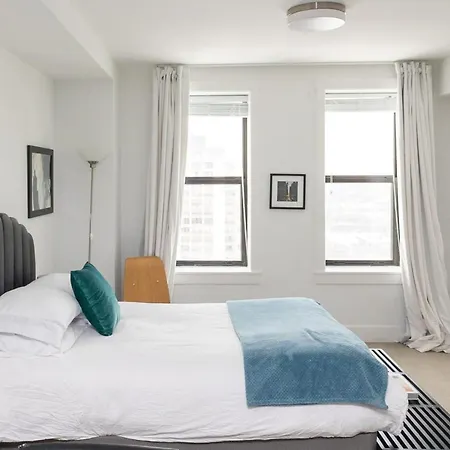 Frontdesk Debonair Studio Apt With City View